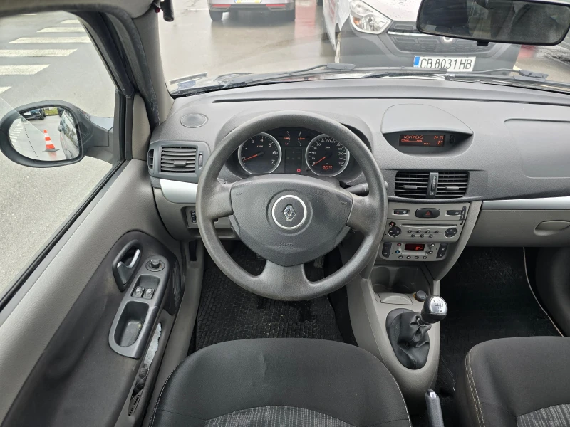 Renault Symbol 1.4i , снимка 10 - Автомобили и джипове - 47958242