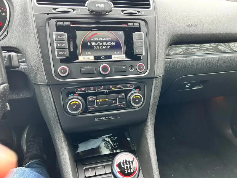 VW Golf GTI, 2.0T, снимка 12 - Автомобили и джипове - 48248581