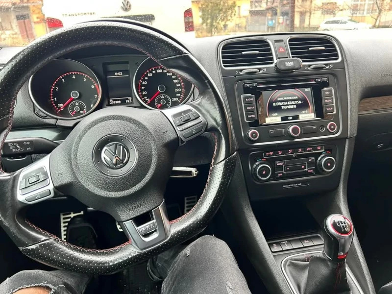 VW Golf GTI, 2.0T, снимка 8 - Автомобили и джипове - 48248581