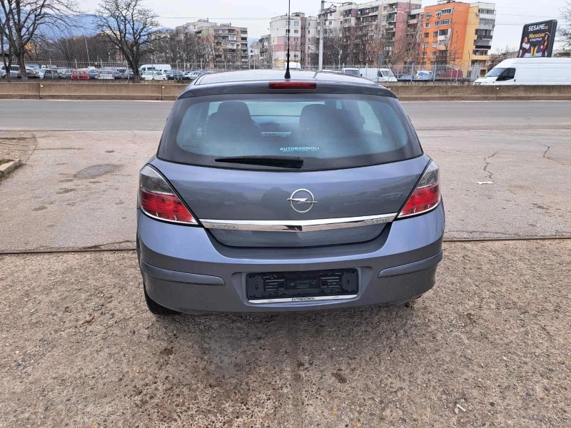 Opel Astra 1.7 CDTI, снимка 7 - Автомобили и джипове - 48793410