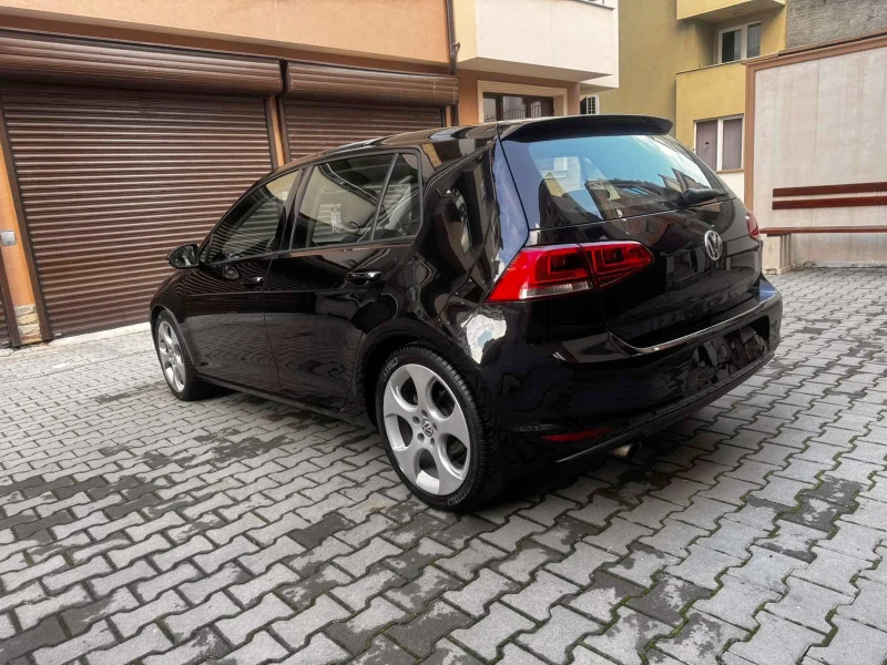 VW Golf 1.6 TDI Highline , снимка 8 - Автомобили и джипове - 49565586