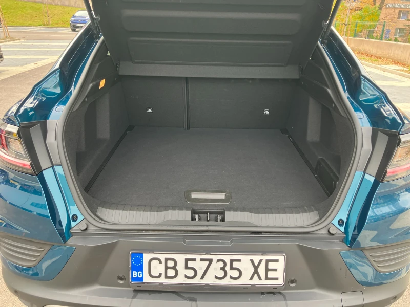 Renault Arkana techno hybrid 145, снимка 11 - Автомобили и джипове - 52391118