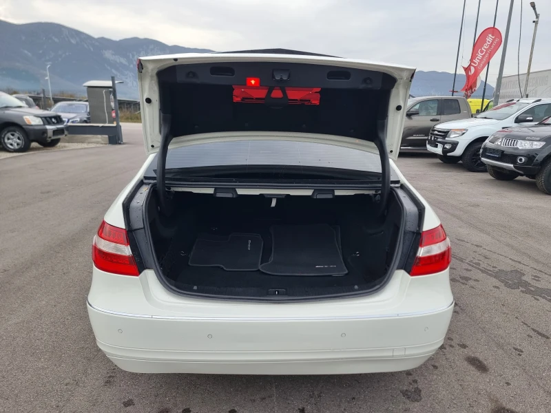 Mercedes-Benz E 200 2.2CDI, снимка 13 - Автомобили и джипове - 52447655