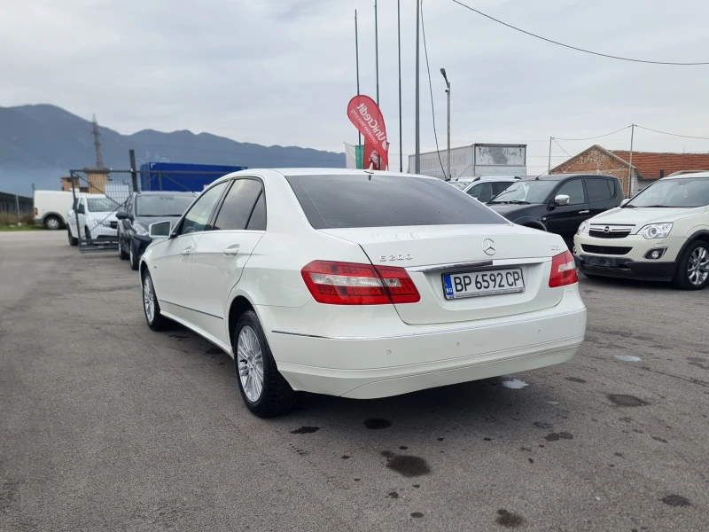 Mercedes-Benz E 200 2.2CDI, снимка 5 - Автомобили и джипове - 52447655
