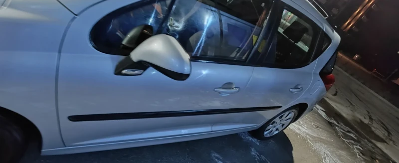 Peugeot 207, снимка 2 - Автомобили и джипове - 52618669
