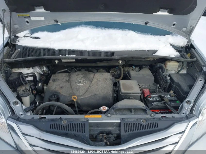 Toyota Sienna 3.5I , снимка 8 - Автомобили и джипове - 52773680