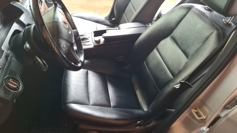 Mercedes-Benz C 220, снимка 13 - Автомобили и джипове - 53514154