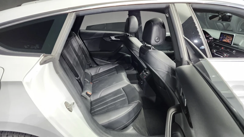 Audi A5 45TFSI / 4x4 / Пълна сервизна история !!!, снимка 8 - Автомобили и джипове - 53596921