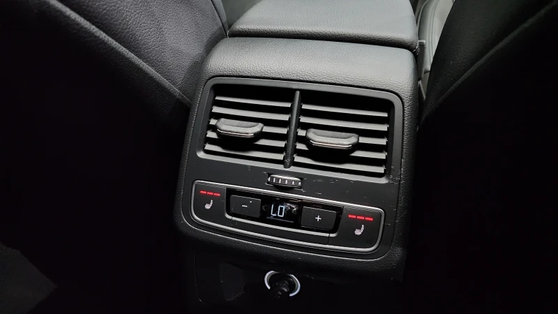 Audi A5 45TFSI / 4x4 / Пълна сервизна история !!!, снимка 15 - Автомобили и джипове - 53596921