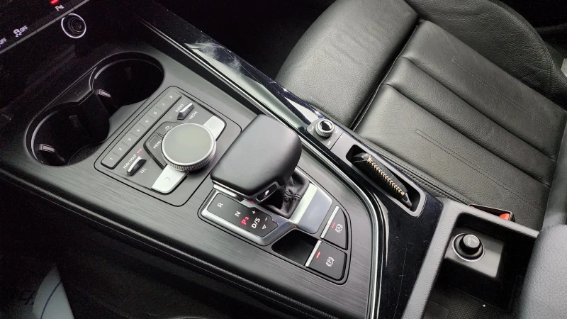 Audi A5 45TFSI / 4x4 / Пълна сервизна история !!!, снимка 13 - Автомобили и джипове - 53596921