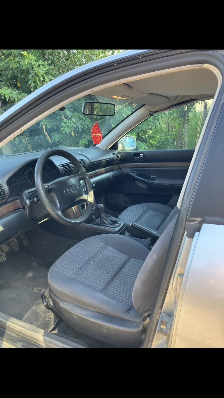 Audi A4 1.8T, снимка 4 - Автомобили и джипове - 55712322