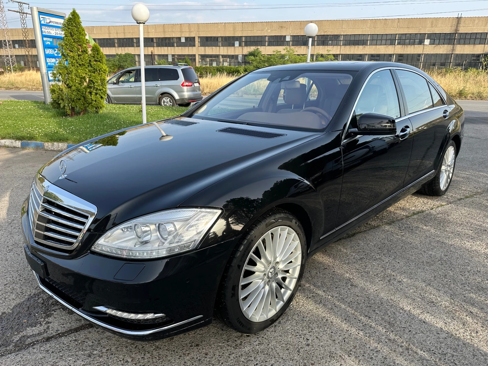 Mercedes-Benz S 550  - изображение 2