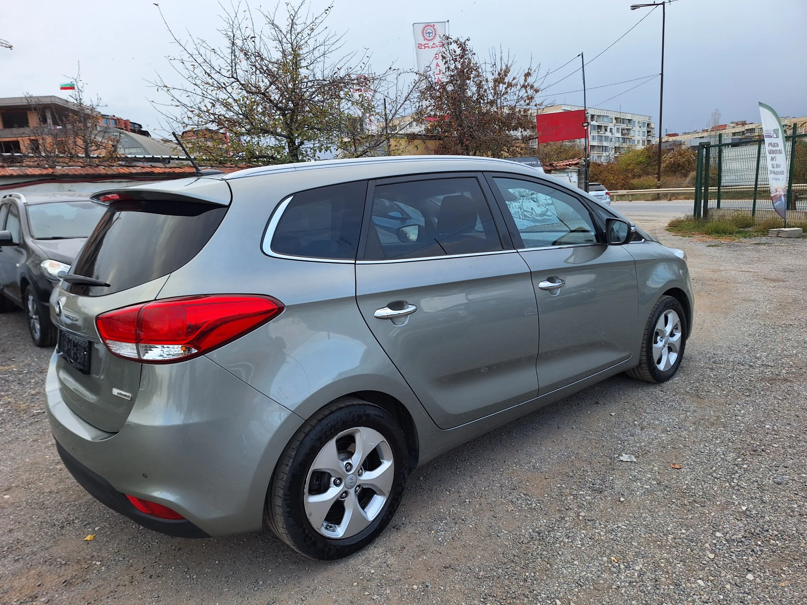 Kia Carens 1.6 i -NAVI - 7 местен - изображение 4