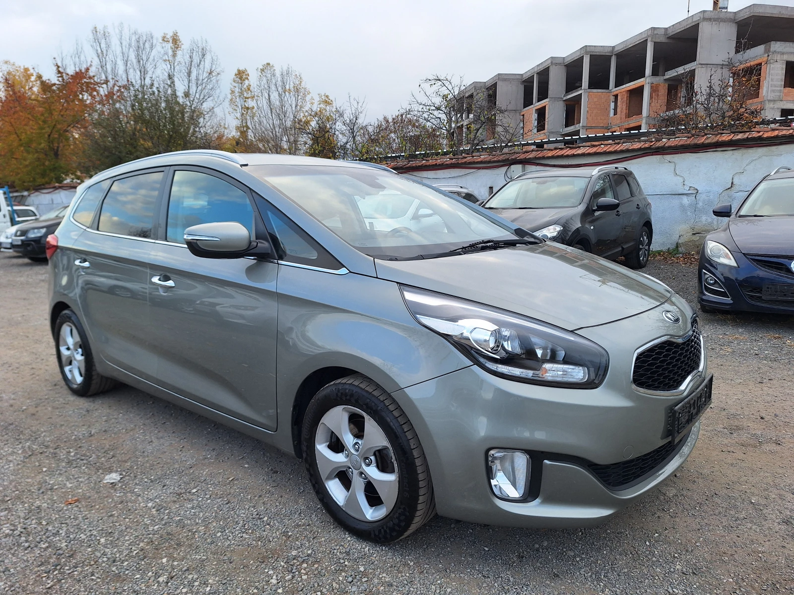 Kia Carens 1.6 i -NAVI - 7 местен - [1] 