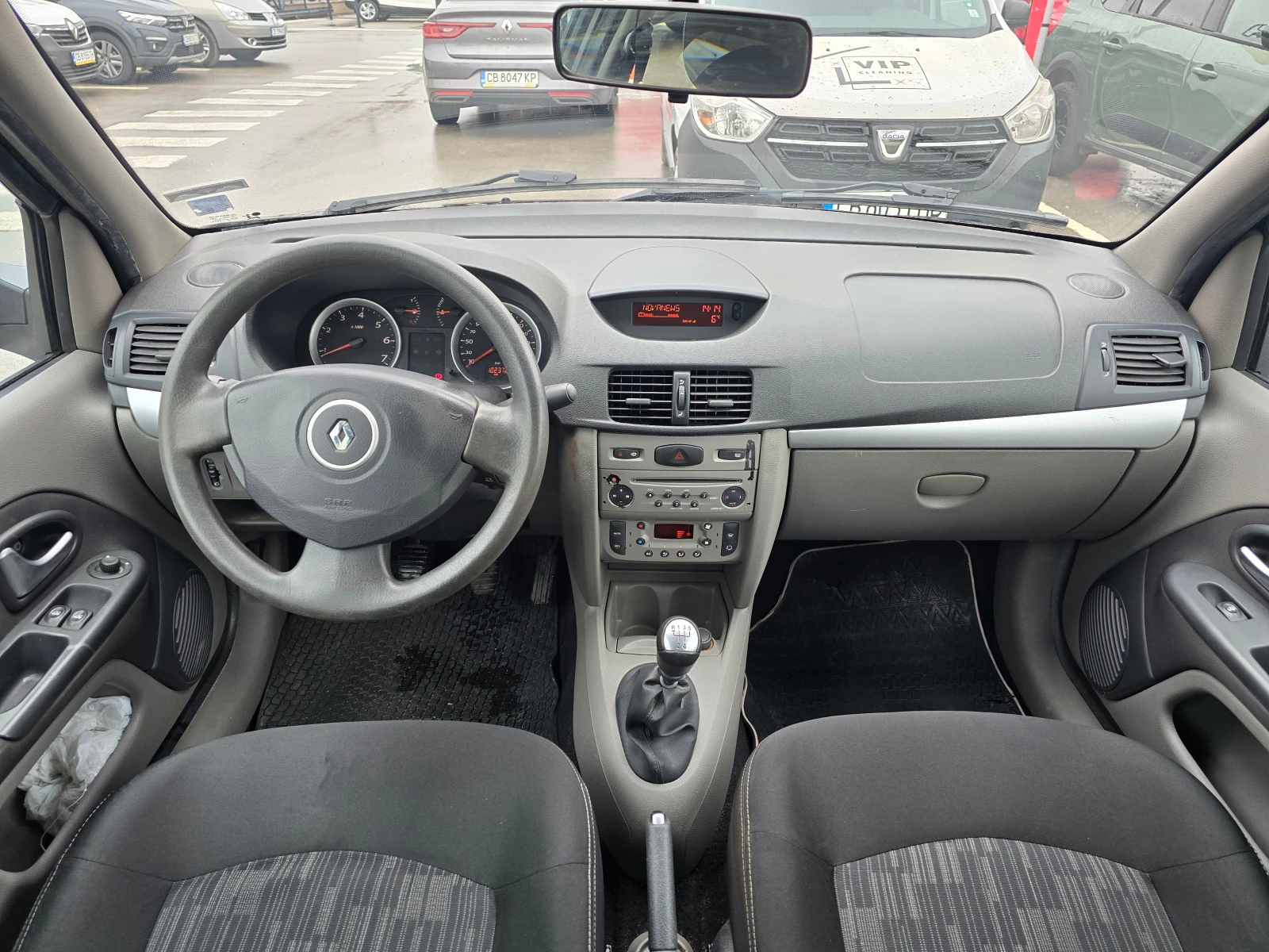 Renault Symbol 1.4i  - изображение 8