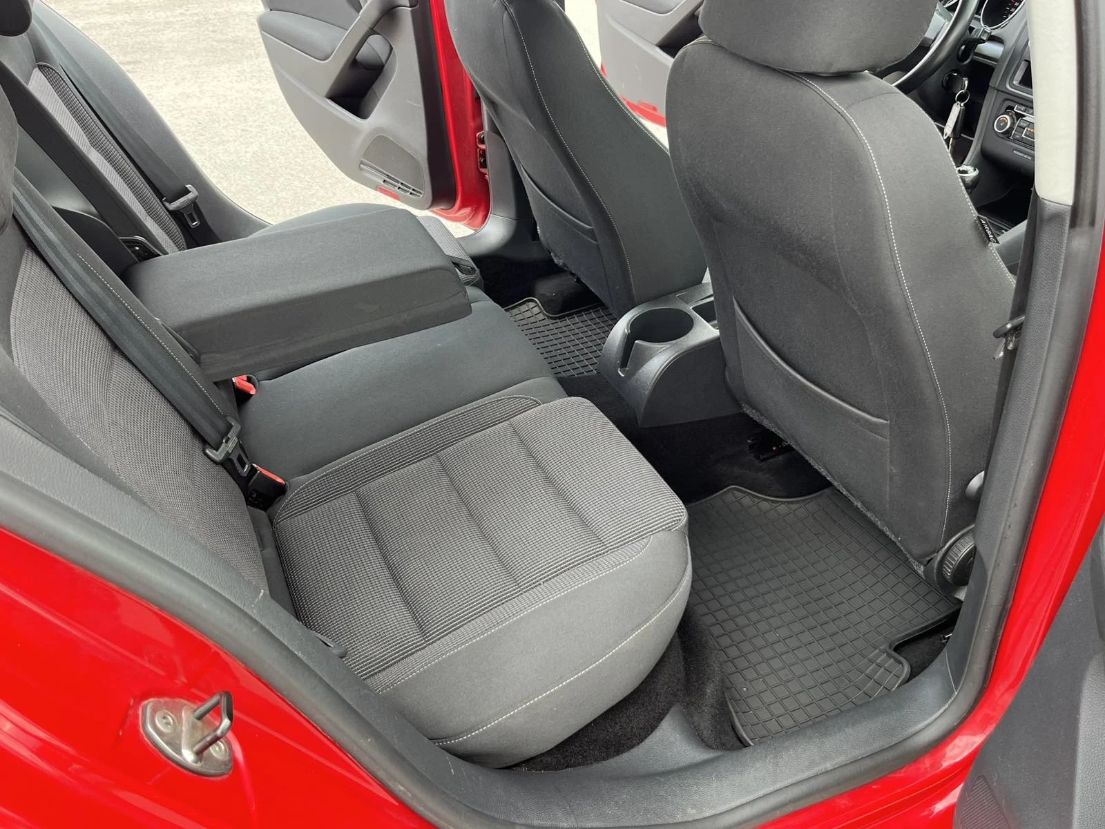 VW Golf 1.6TDI 90кс EURO 5A АВТОПИЛОТ ПОДГРЕВ - изображение 10