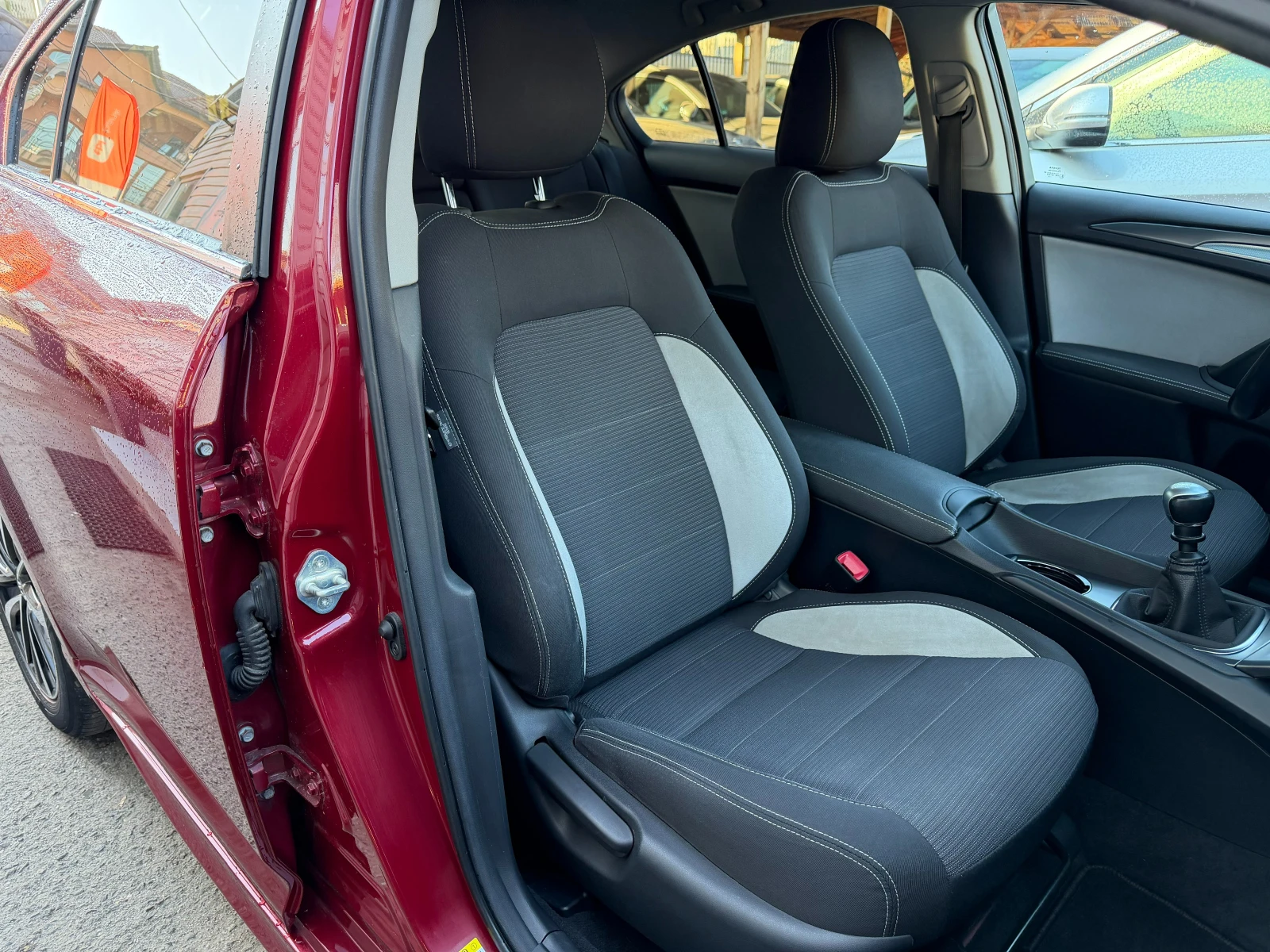 Toyota Avensis 1.8I* �������� ������* �����  ������� � ������ | Mobile.bg � ����������� 13