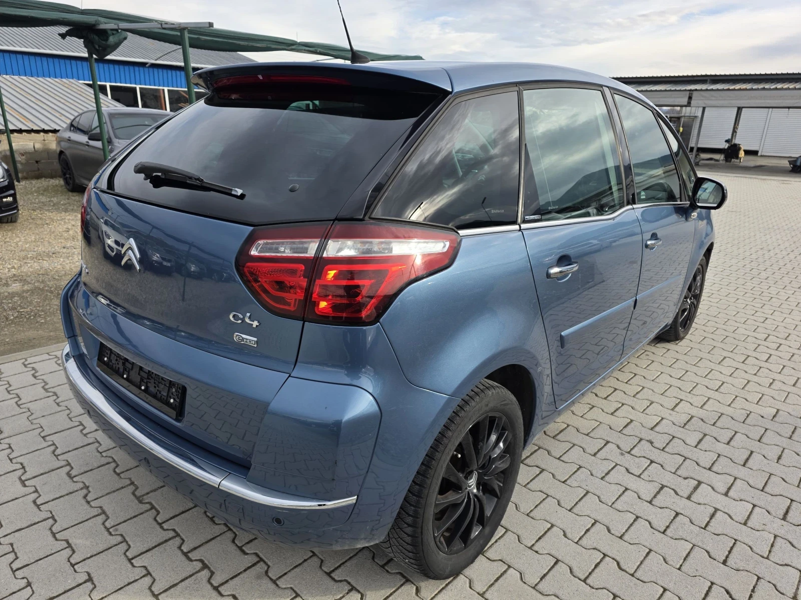 Citroen C4 Picasso 1.6HDi Navi Exclusive Лизинг - изображение 8