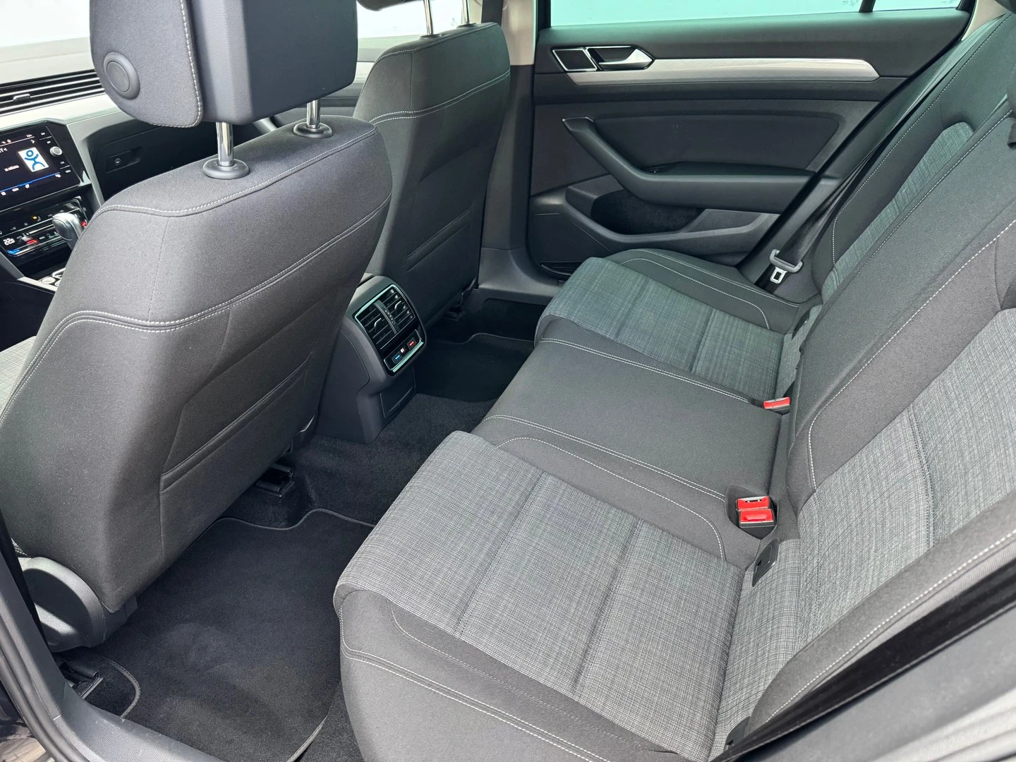 VW Passat Business 2.0 TDI SCR DSG | Mobile.bg � ����������� 7