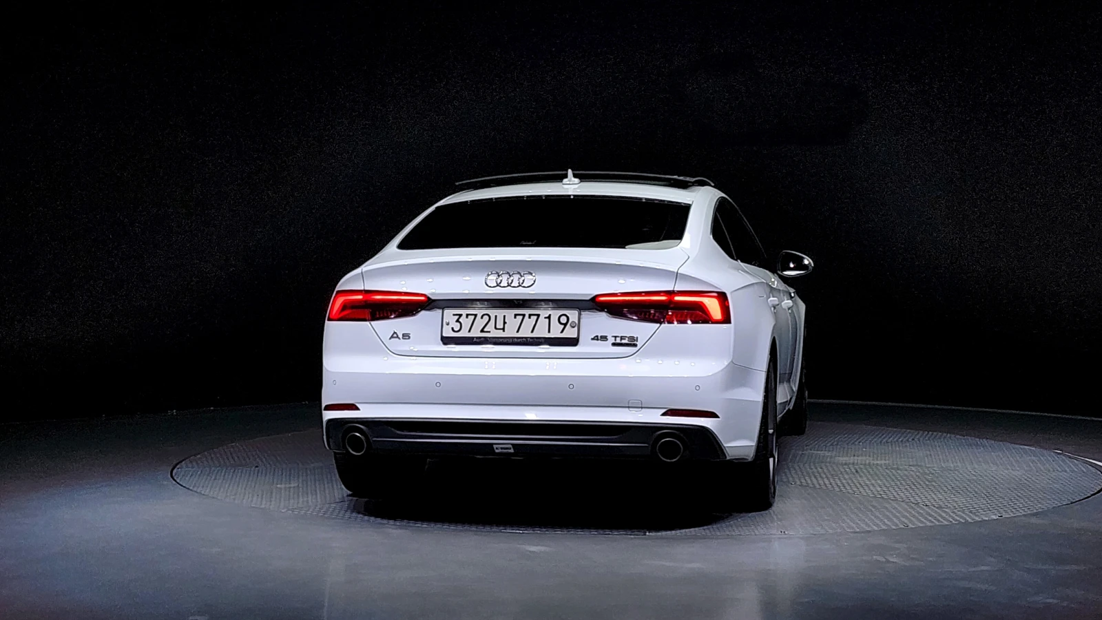 Audi A5 45TFSI / 4x4 / Пълна сервизна история !!! - изображение 4