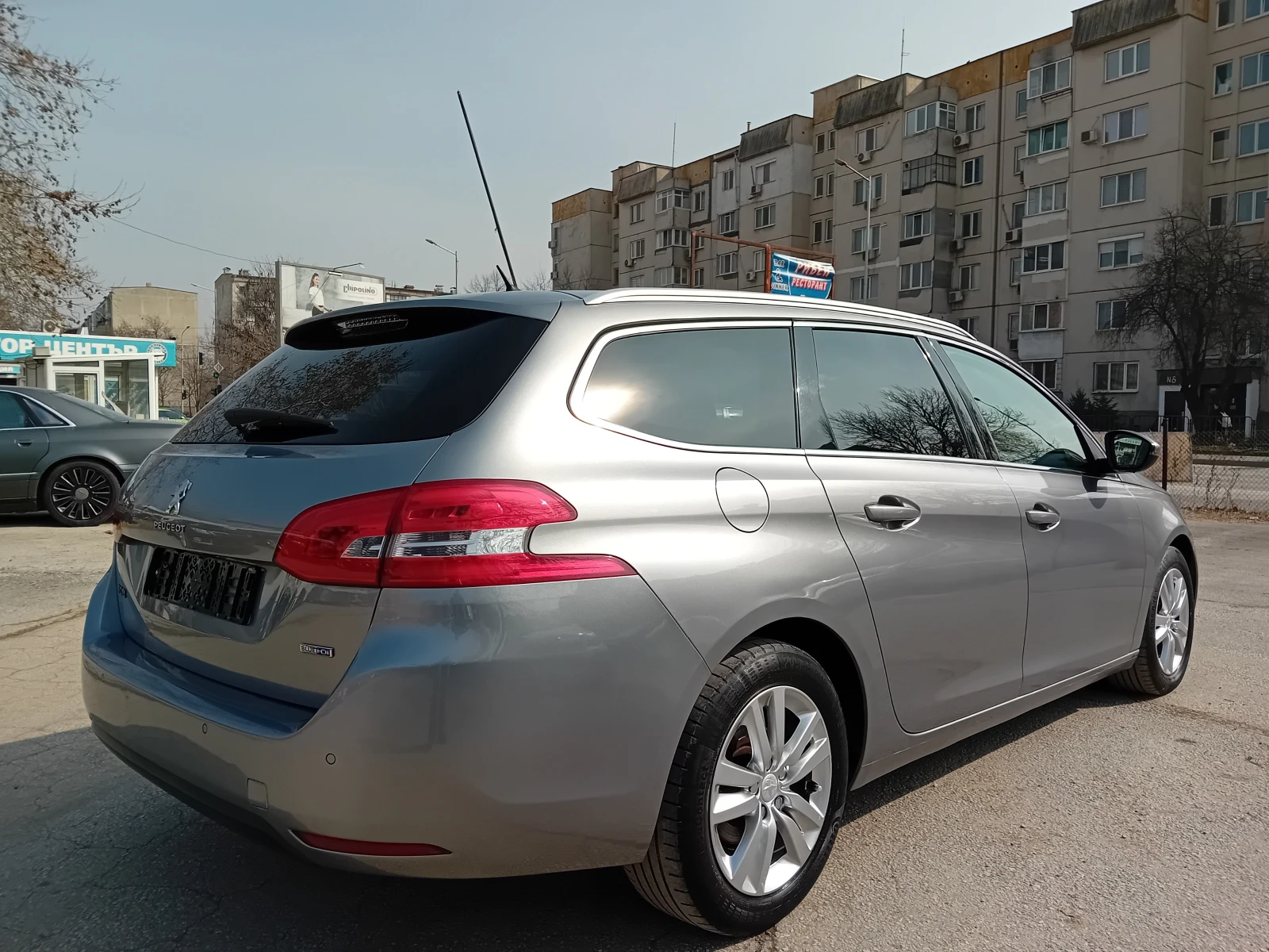 Peugeot 308 1.6HDI NAVI/KAMERA EURO 6, снимка 4 - Автомобили и джипове - 54001763