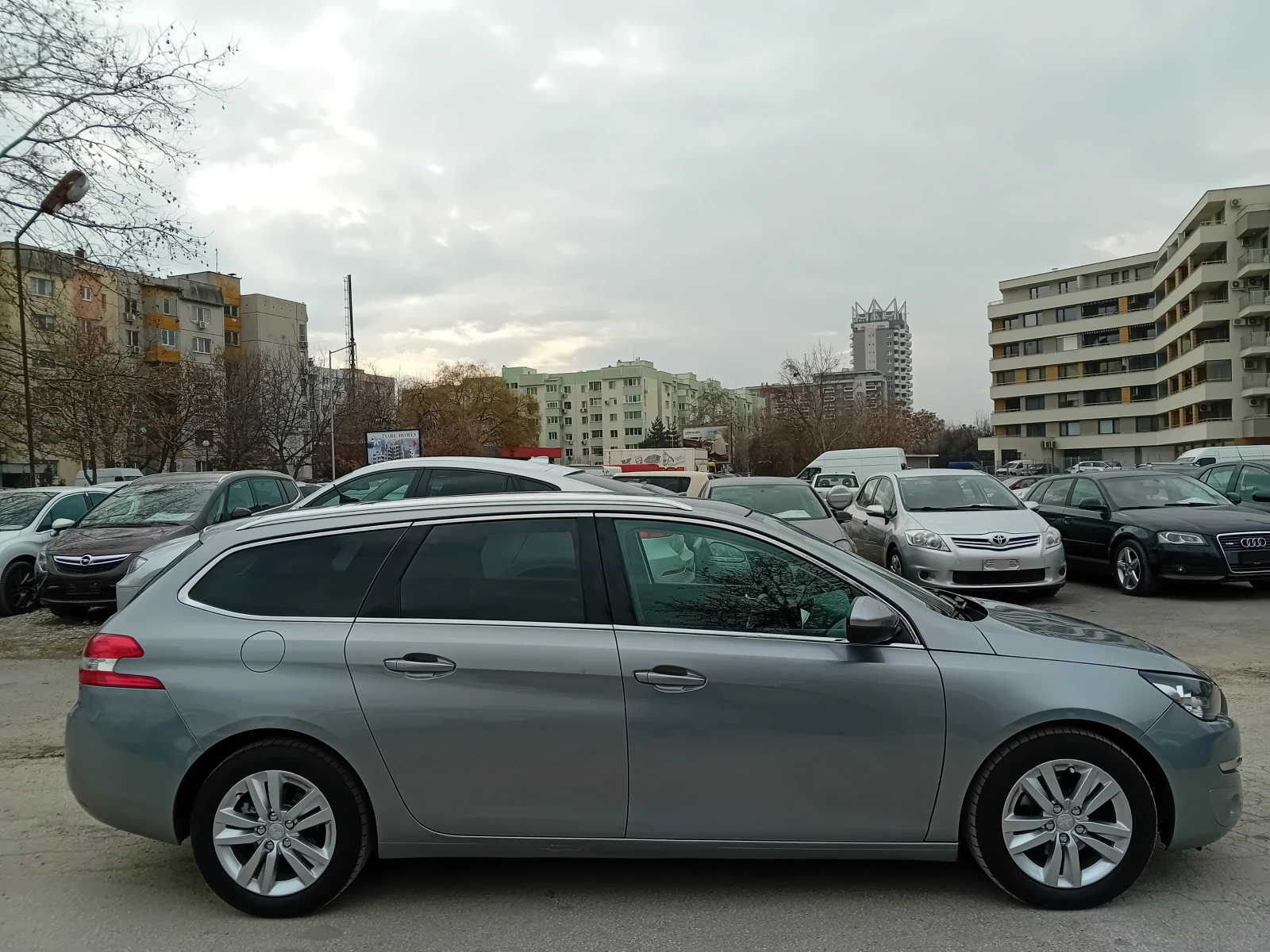 Peugeot 308 1.6HDI NAVI/KAMERA EURO 6, снимка 7 - Автомобили и джипове - 54001763