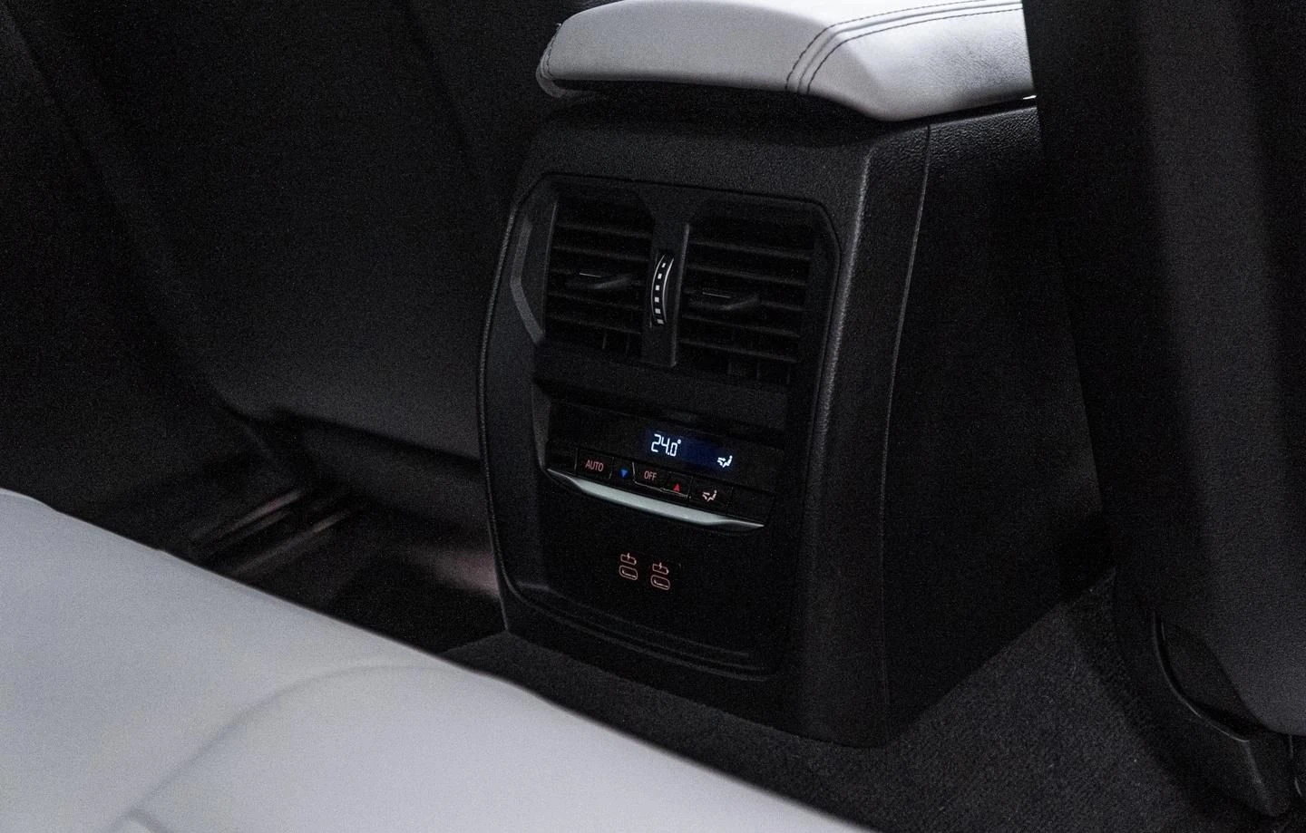 BMW M3 Competition xDrive, снимка 9 - Автомобили и джипове - 54064985