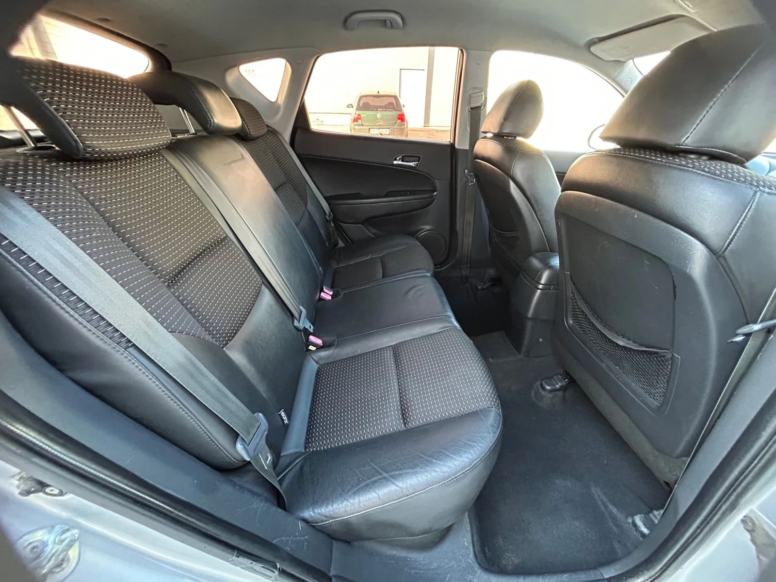 Hyundai I30 1.6CRDi/90K.C./ВЕРИГА МОТОР, снимка 14 - Автомобили и джипове - 54100440