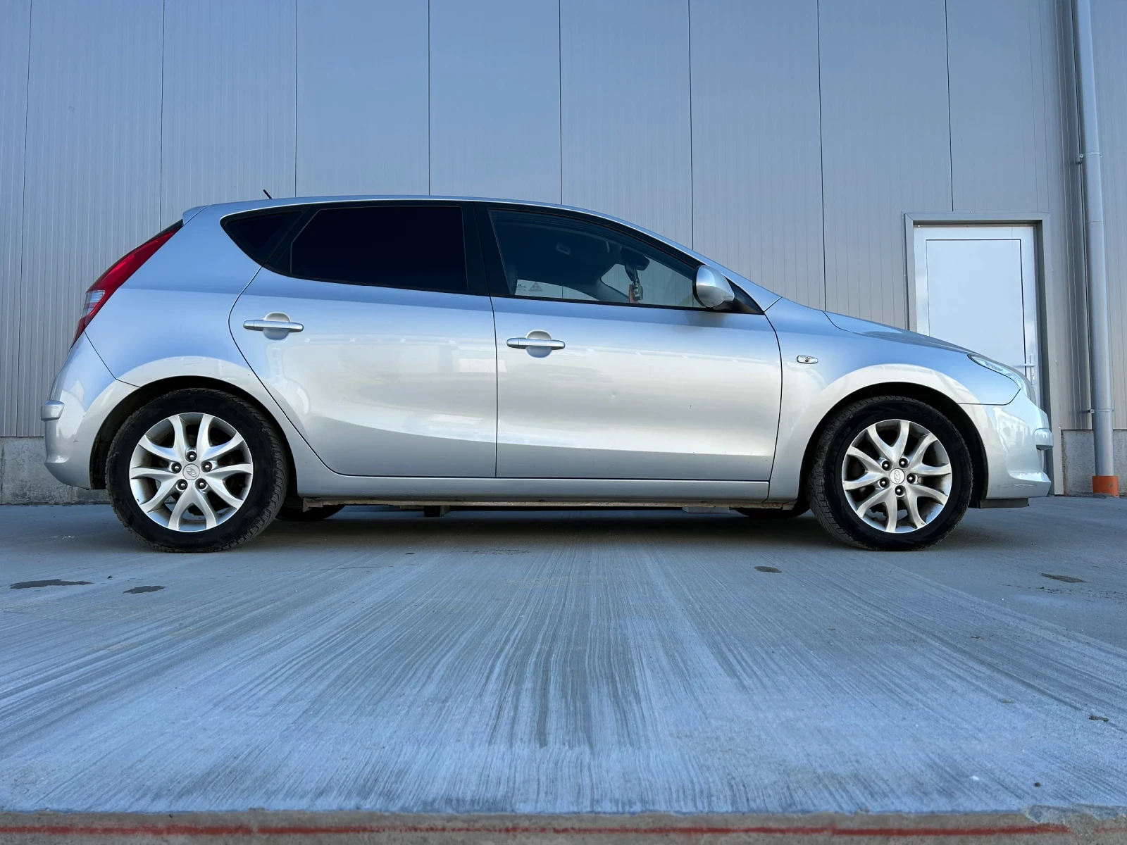 Hyundai I30 1.6CRDi/90K.C./ВЕРИГА МОТОР, снимка 6 - Автомобили и джипове - 54100440