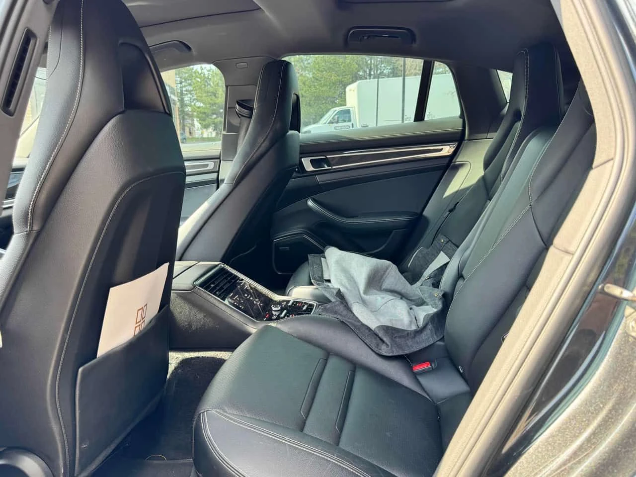 Porsche Panamera 4  CARFAX, снимка 11 - Автомобили и джипове - 54291673