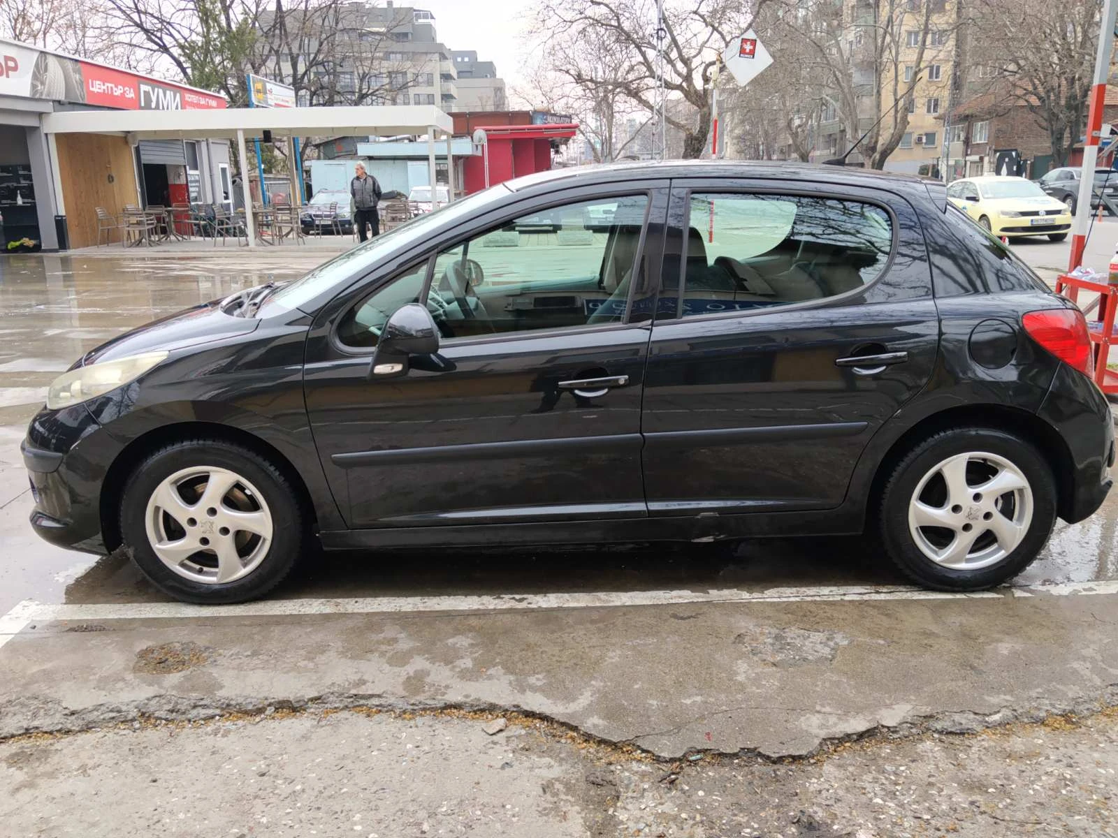 Peugeot 207, снимка 2 - Автомобили и джипове - 54606845