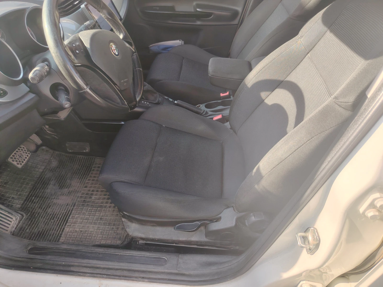 Alfa Romeo Giulietta 2.0 170кс, снимка 7 - Автомобили и джипове - 54670769
