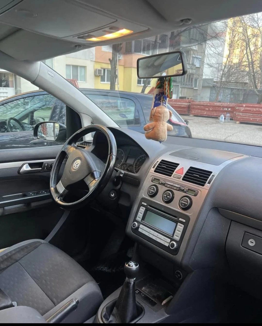 VW Touran, снимка 4 - Автомобили и джипове - 54878400