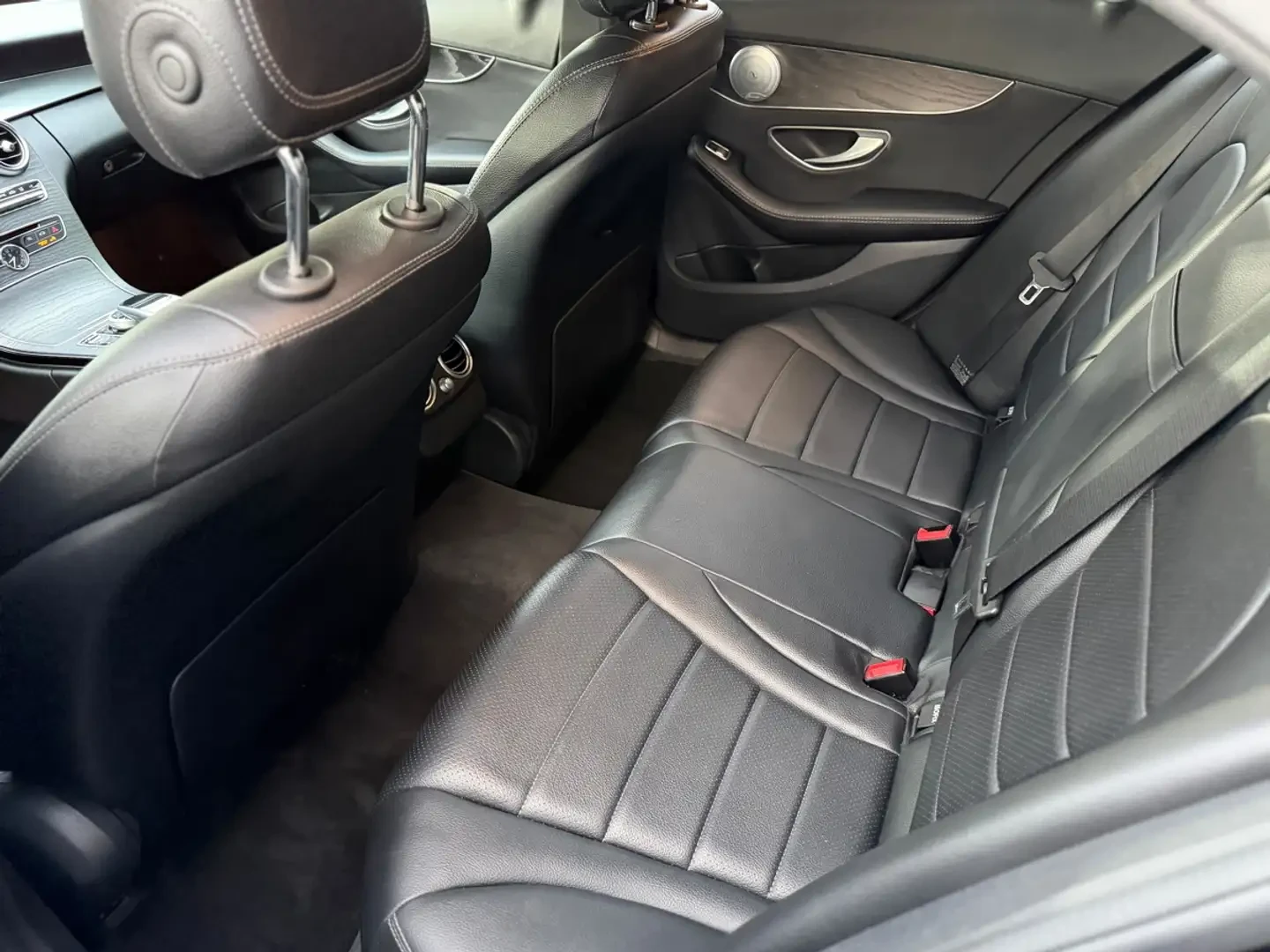 Mercedes-Benz C 300 4MATIC/AMG LINE/PANORAMA/360CAM/BURMESTER, снимка 7 - Автомобили и джипове - 55265299