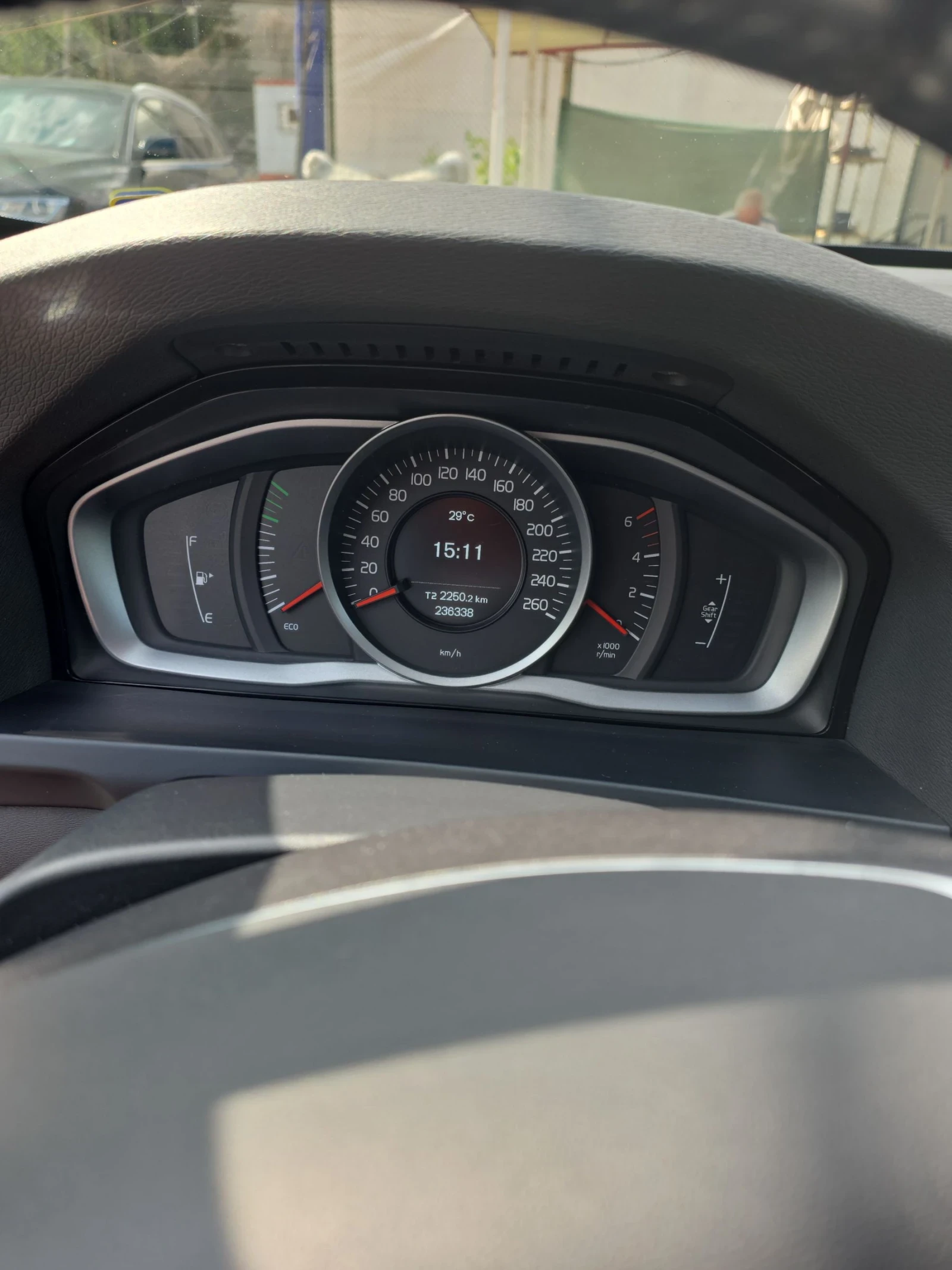Volvo V60 2.0D/150КС/ПЪЛНА СЕРВИЗНА ИСТОРИЯ/ТОП СЪСТОЯНИЕ/, снимка 17 - Автомобили и джипове - 55290513