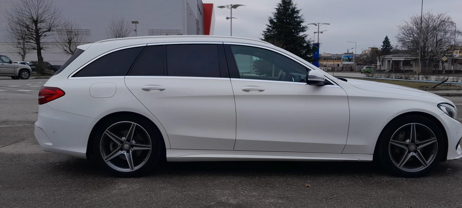 Mercedes-Benz C 220, снимка 2 - Автомобили и джипове - 55532226