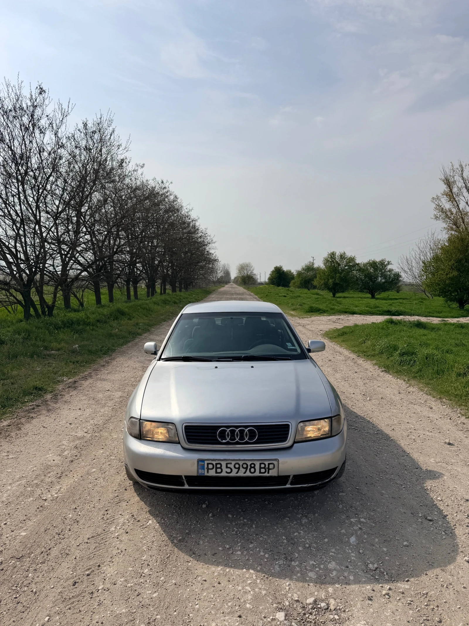 Audi A4 1.8T, снимка 8 - Автомобили и джипове - 55712322