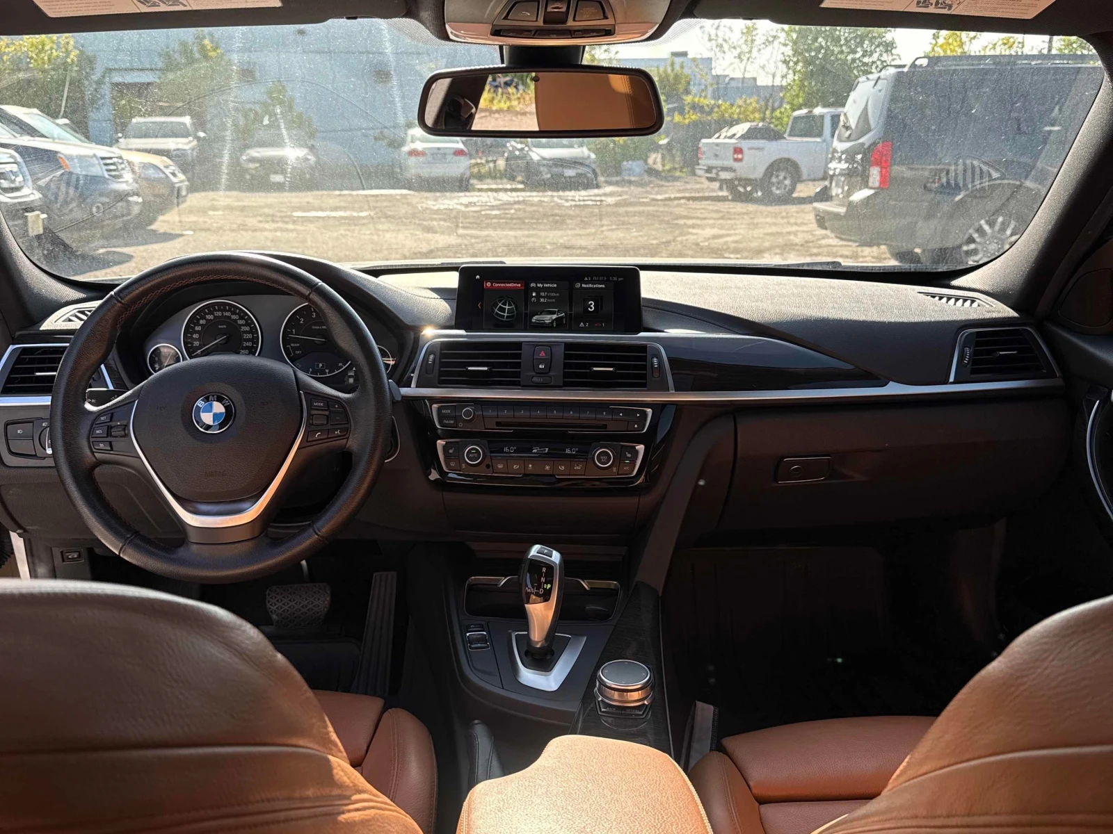 BMW 330 * 330i xDrive* ПОДГРЕВ * ШИБИДАШ* CARFAX * , снимка 8 - Автомобили и джипове - 56074948