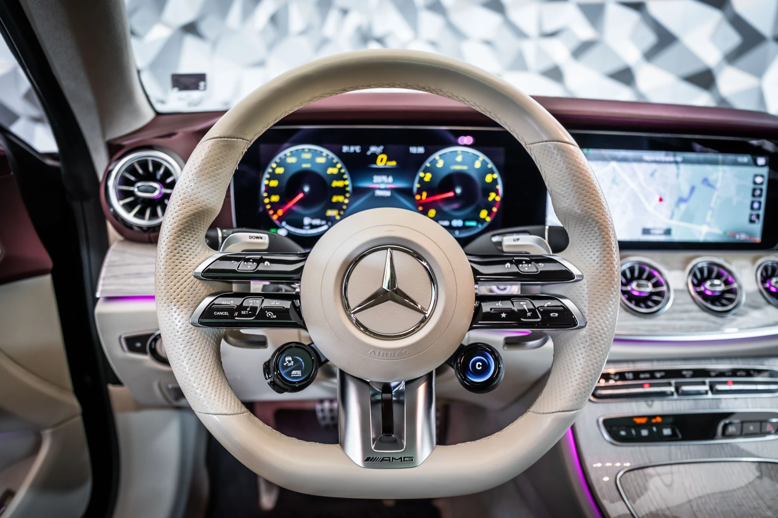 Mercedes-Benz E 53 AMG Manufaktur* Burmester* 360, снимка 11 - Автомобили и джипове - 56113554
