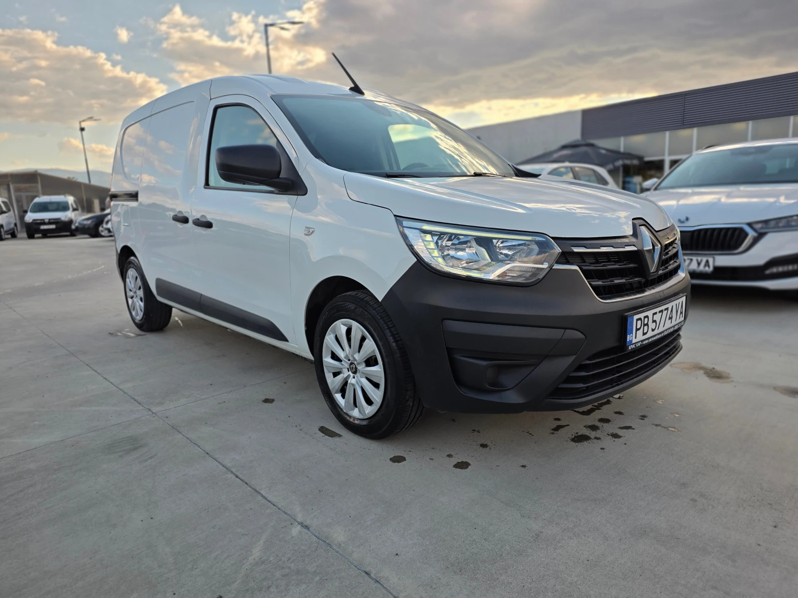 Renault Kangoo 1.5DCI-6ск, снимка 7 - Автомобили и джипове - 56246490