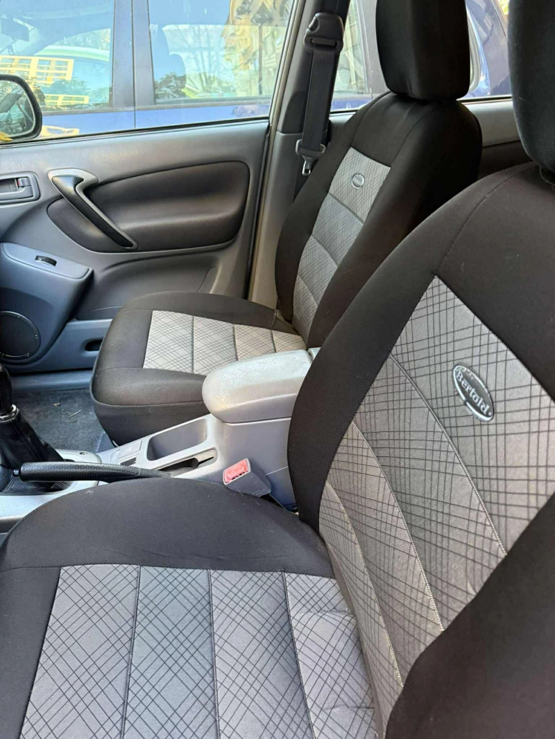 Toyota Rav4, снимка 5 - Автомобили и джипове - 52526736