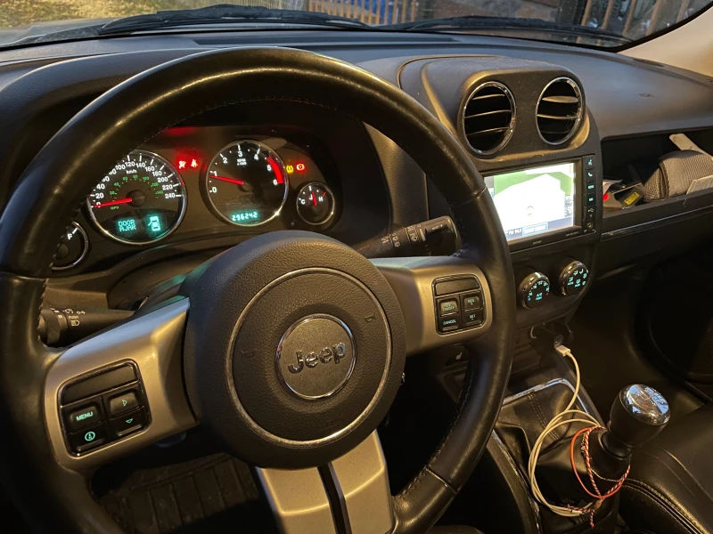 Jeep Patriot 2.2 CRD, снимка 5 - Автомобили и джипове - 53195868