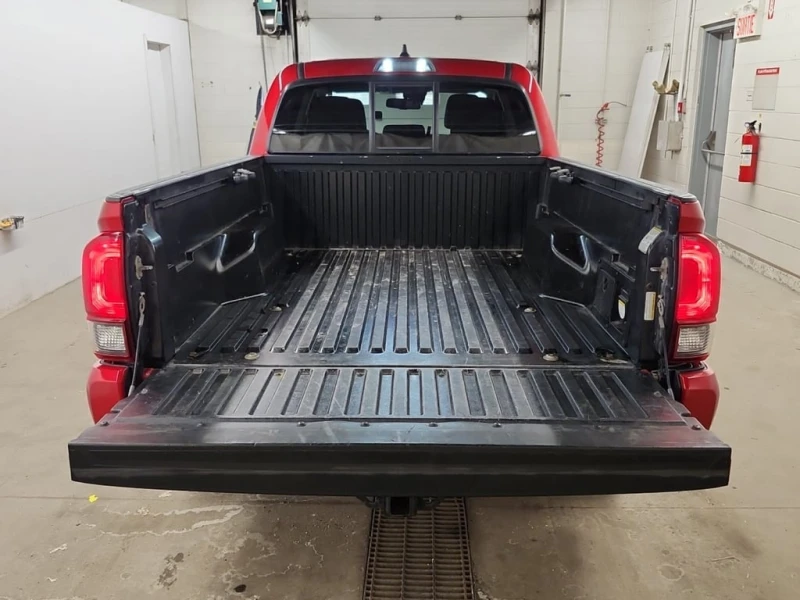 Toyota Tacoma * CREW CAB LONG BED * CARFAX * , снимка 10 - Автомобили и джипове - 53323557