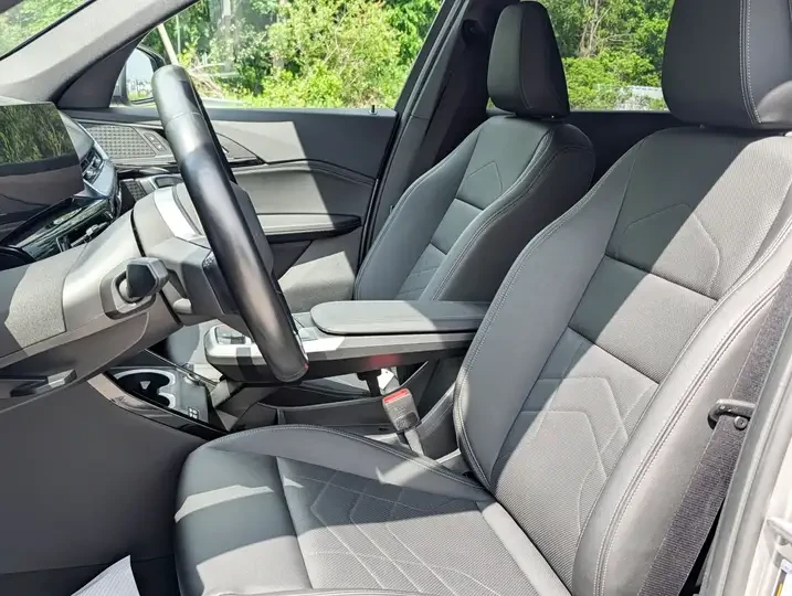 BMW X1 * xDrive28i Pano Roof Heated Seats / Steering * CA, снимка 9 - Автомобили и джипове - 55203621