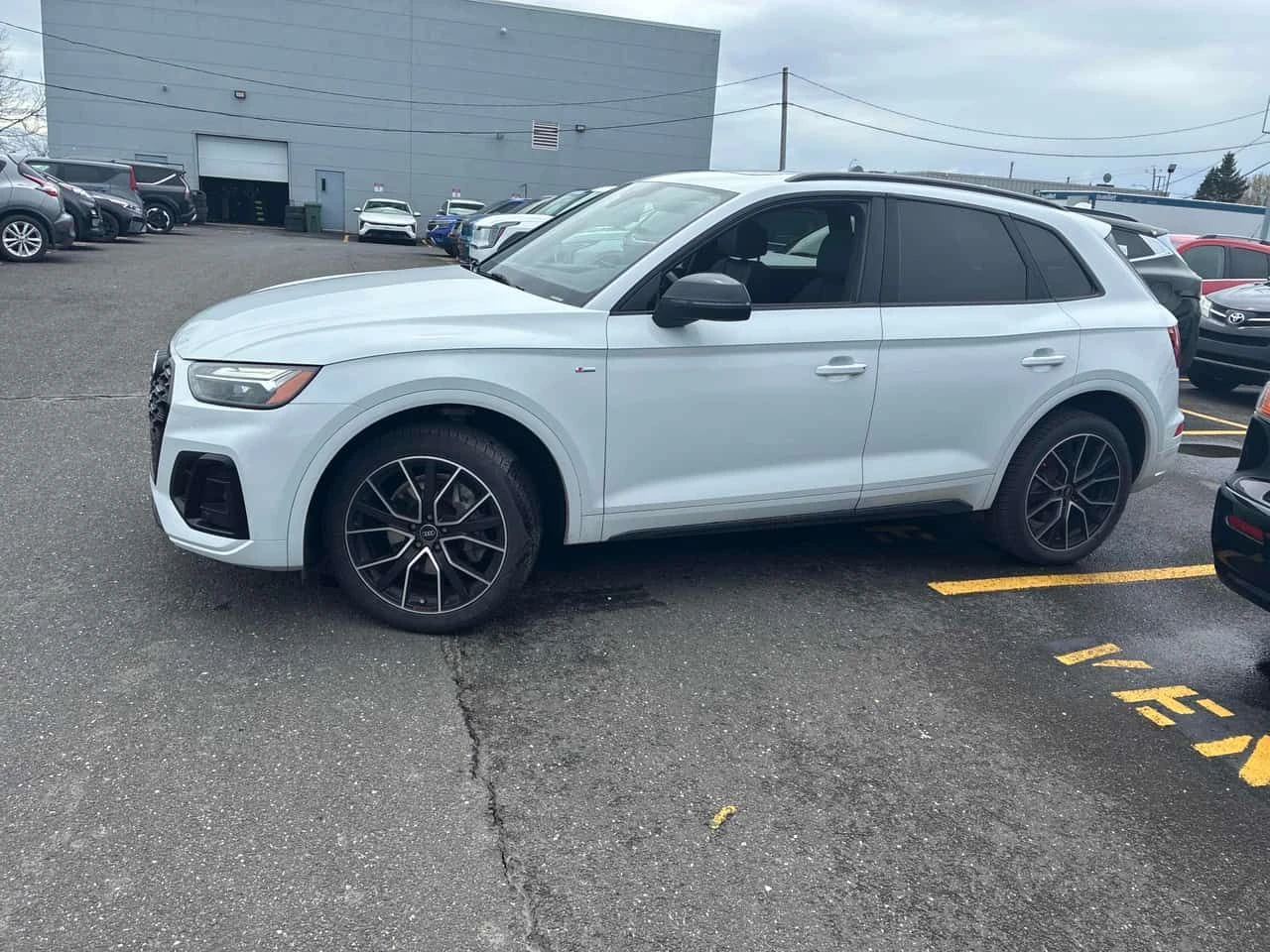 Audi Q5 * Progressiv S-LINE* DISTRONIC* MATRIX* 360* , снимка 2 - Автомобили и джипове - 54572679