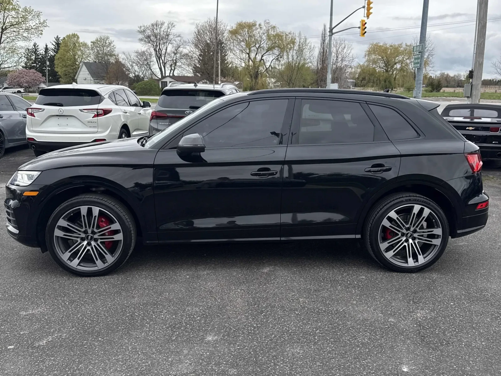 Audi SQ5 CARFAX * АВТО КРЕДИТ * ПРОГНОЗНА ЦЕНА ДО БГ * , снимка 2 - Автомобили и джипове - 54623634