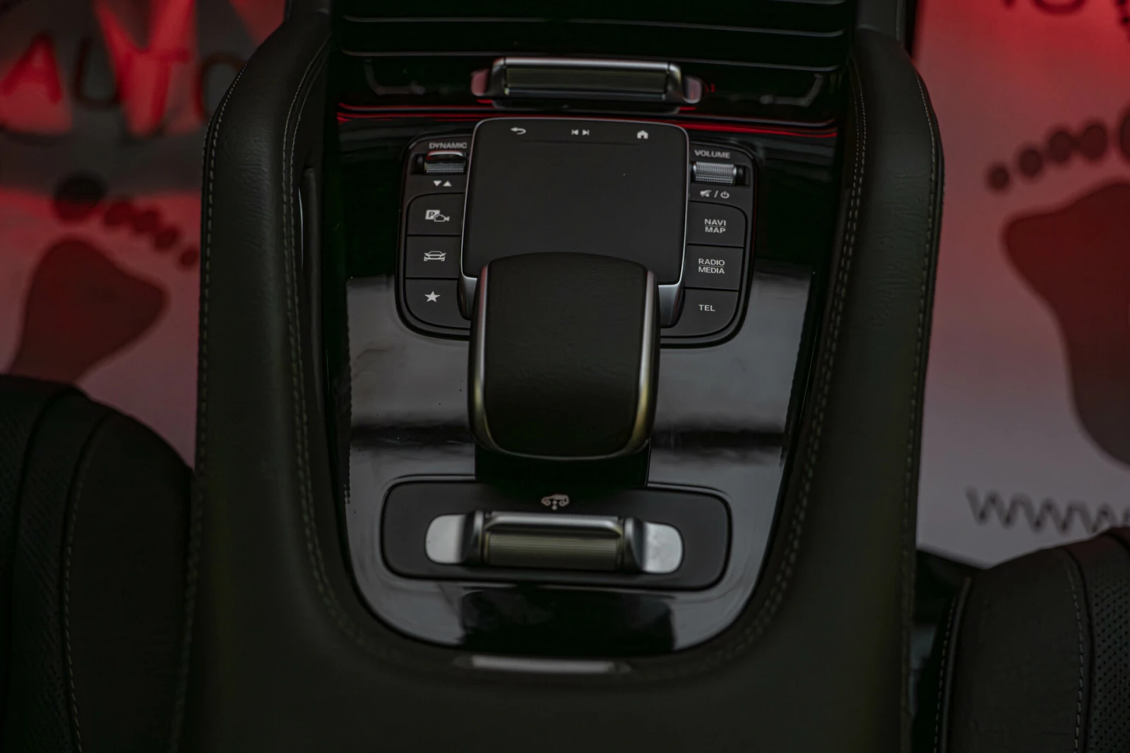 Mercedes-Benz GLE 450 AMG EQ Boost/AMG/Oбдухване/Burmester/Panorama/, снимка 14 - Автомобили и джипове - 54973074