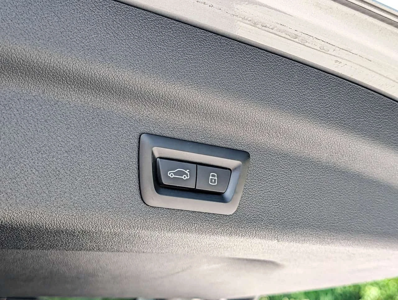 BMW X1 * xDrive28i Pano Roof Heated Seats / Steering * CA, снимка 14 - Автомобили и джипове - 55203621