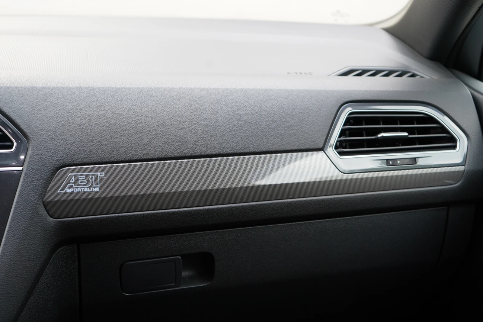 VW Tiguan R-Line ABT , снимка 11 - Автомобили и джипове - 55179789