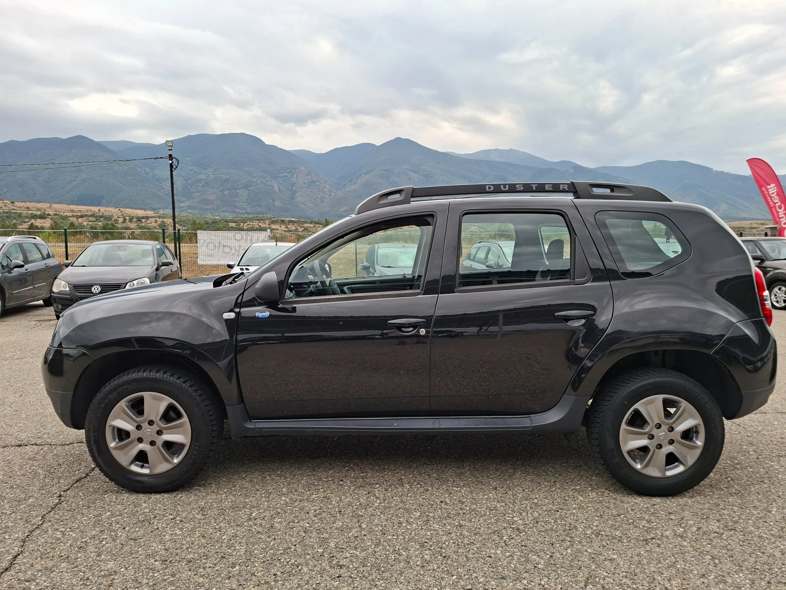 Dacia Duster 1, 5 dci, снимка 8 - Автомобили и джипове - 56058912